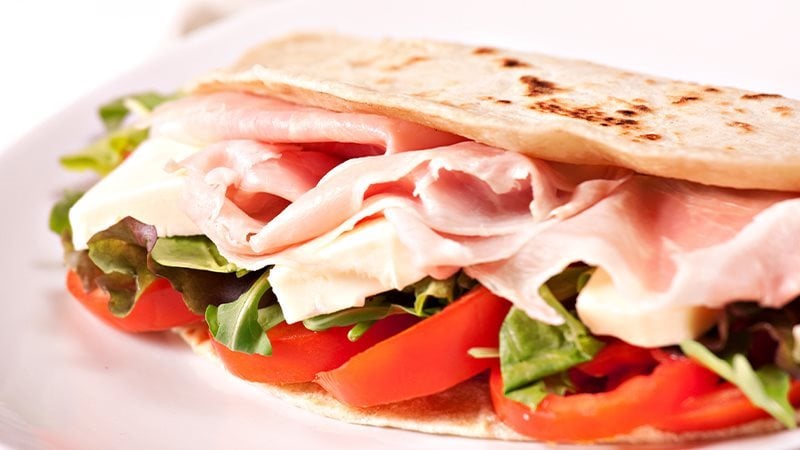 piadina cotto mozzarella e pomodorini_16_9